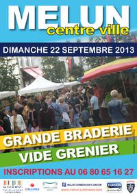 Grande braderie, vide-grenier. Le dimanche 22 septembre 2013 à Melun. Seine-et-Marne. 